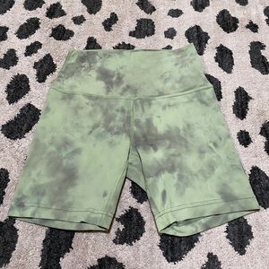 LULULEMON 🍋 ALIGN SHORTS 6” - SIZE 4